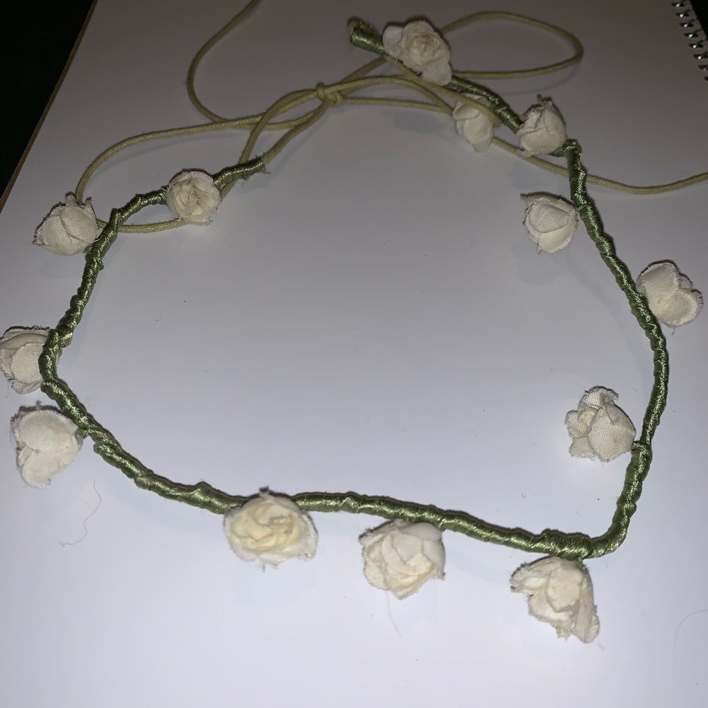 Simple wired flower crown that ties in the back